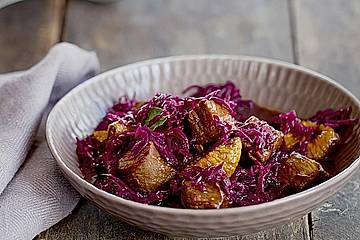 Rotkohl-Rindfleisch-Schmortopf mit Feigen