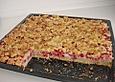 Quark-Marzipan Kuchen mit Johannisbeeren