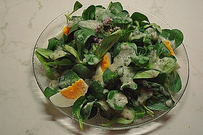 Feldsalat mit Selleriedressing