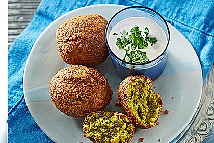 Falafel mit Tahini-Sauce