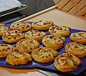 Gef&uuml;llte Bl&auml;tterteigtaschen (Bild)