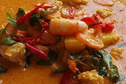 Südthailändisches Curry mit Garnelen und Ananas 8
