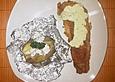Panierter Seelachs mit Remoulade zu Folienkartoffeln