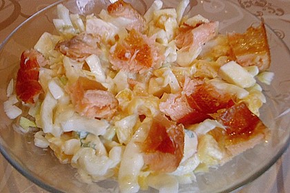 Fenchel-Apfelsalat mit ger&auml;uchtem Forellenfilet