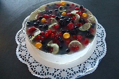 Brownie-Torte mit Beeren 16