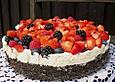 Brownie-Torte mit Beeren