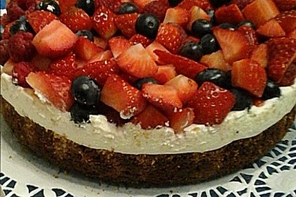 Brownie-Torte mit Beeren 8