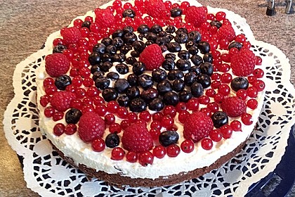 Brownie-Torte mit Beeren 3