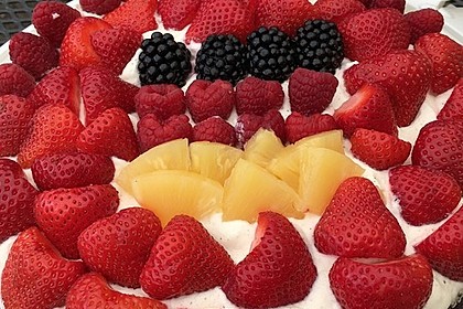 Brownie-Torte mit Beeren 15
