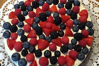 Brownie-Torte mit Beeren 7