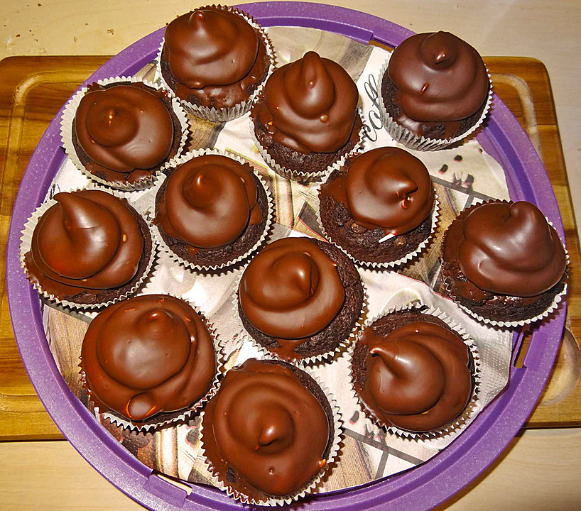 Schokoladenmuffins mit einem Marshmallowhut (Rezept mit Bild) | Chefkoch.de