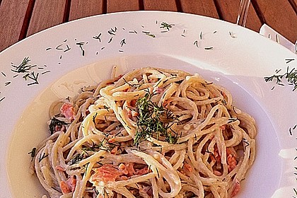 Lachs mit Spaghetti in Wei&szlig;wein-Sahne So&szlig;e