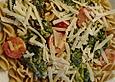 Vollkornpenne mit Spinat-Erdnuss Sauce