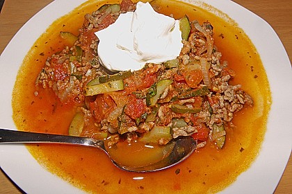 Rinderhack-Pfanne mit frischen Tomaten und Zucchini a la M&auml;usle