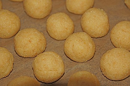 Coconut Cake Pops 24