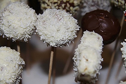 Coconut Cake Pops 13