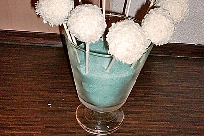 Coconut Cake Pops 25