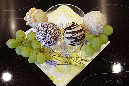 Coconut Cake Pops 5