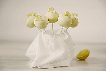 Lemon Cake Pops 8