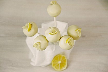 Lemon Cake Pops 4
