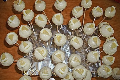 Lemon Cake Pops 16