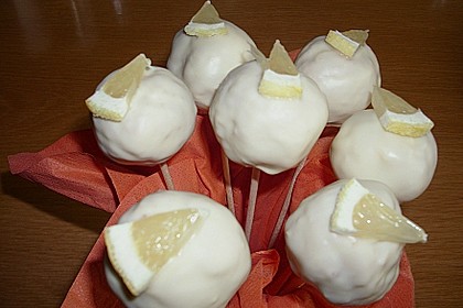 Lemon Cake Pops 36