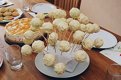 Lemon Cake Pops 25