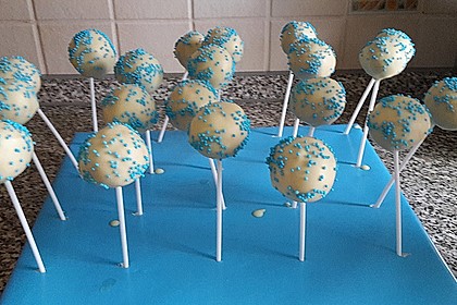 Lemon Cake Pops 39