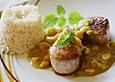 Schweinemedaillons in Curry-Kokos-Sauce