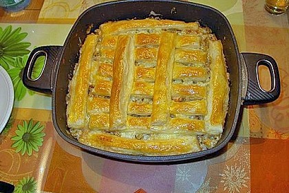 Wirsinggem&uuml;se mit Bl&auml;tterteighaube