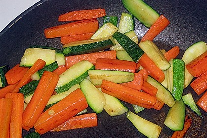 Zucchini-Möhren-Gemüse 22