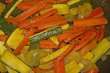 Zucchini-Möhren-Gemüse 17