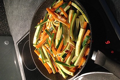 Zucchini-Möhren-Gemüse 24