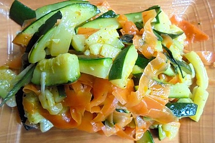 Zucchini-Möhren-Gemüse 15