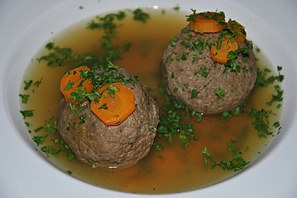 Kräuter-Leberknödel-Suppe 8