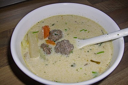 Kohlrabicremesuppe mit Fleischkl&ouml;&szlig;chen 8