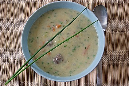Kohlrabicremesuppe mit Fleischkl&ouml;&szlig;chen 10