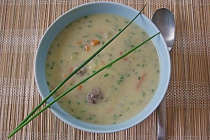Kohlrabicremesuppe mit Fleischkl&ouml;&szlig;chen 11