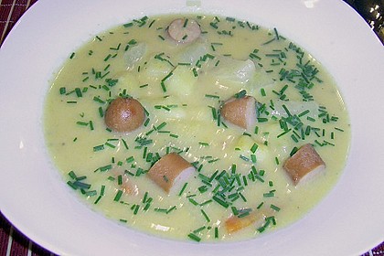 Kohlrabicremesuppe mit Fleischkl&ouml;&szlig;chen 1