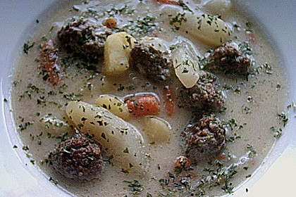 Kohlrabicremesuppe mit Fleischkl&ouml;&szlig;chen 2