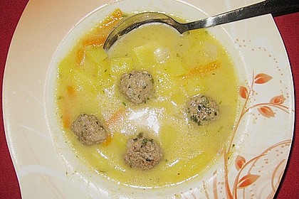 Kohlrabicremesuppe mit Fleischkl&ouml;&szlig;chen 5