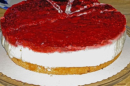 Joghurt-Sahne-Torte mit Früchten 3