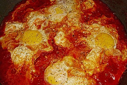 Eier in Tomatensugo 16
