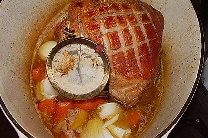 Krustenbraten vom Schwein 32