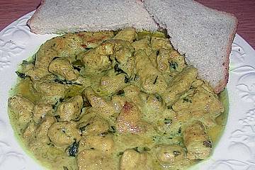 Hähnchen - Ragout in Basilikum - Sahne - Sauce