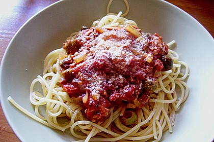 Spaghetti mit Tomaten - Thunfischsauce 2