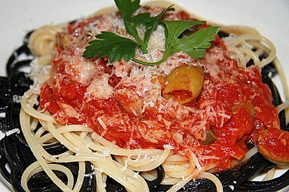 Spaghetti mit Tomaten - Thunfischsauce 3