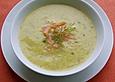 Zucchinicremesuppe mit Lachs