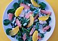 Feldsalat mit Lachsfilet und Orangendressing