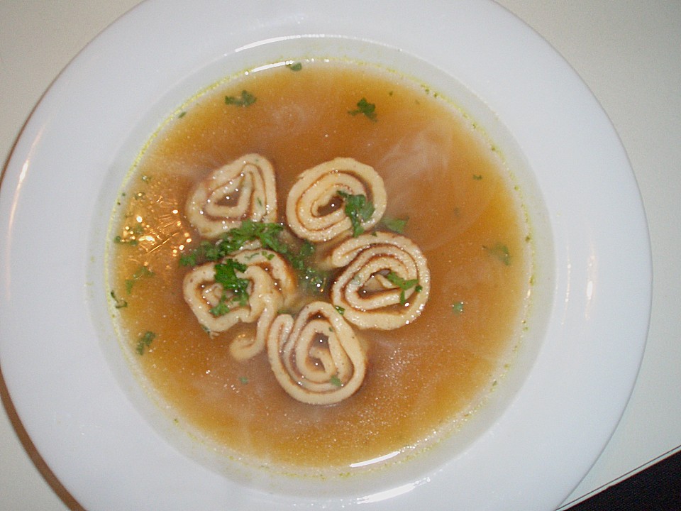Rinderbrühe mit Kräuterflädle (Rezept mit Bild) | Chefkoch.de